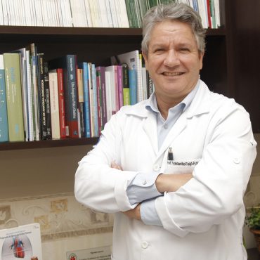Dr. Valderilio Feijo Azevedo, presidente do simpósio